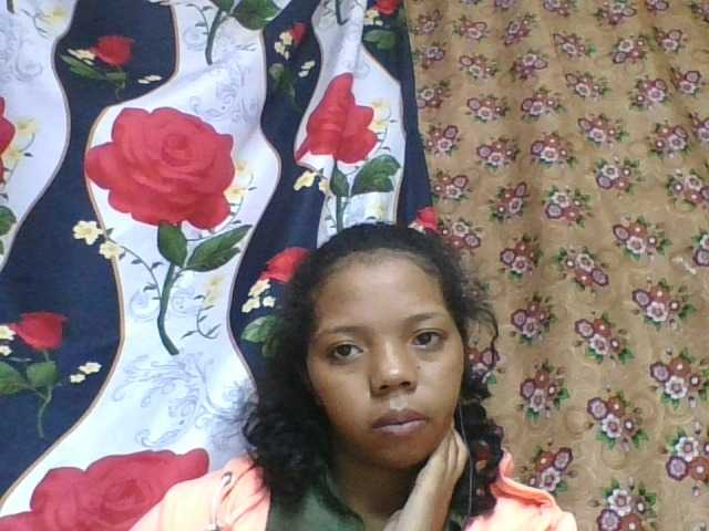 rosah1a live cam on BongaCams