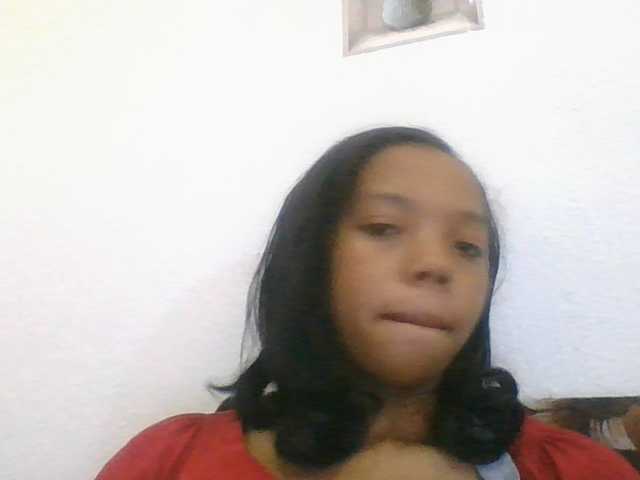 rosah1a live cam on BongaCams
