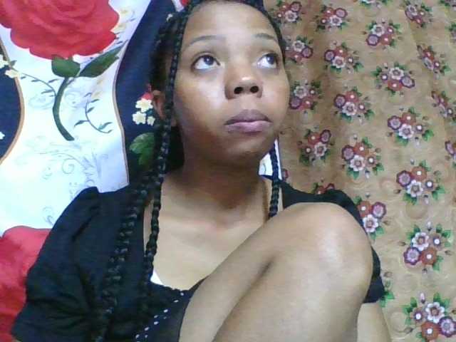 rosah1a live cam on BongaCams