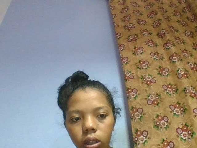 rosah1a live cam on BongaCams
