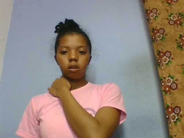 rosah1a live cam on BongaCams