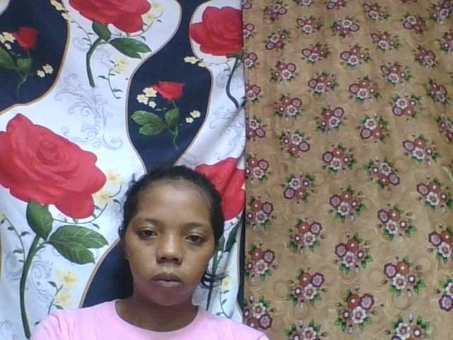 rosah1a live cam on BongaCams