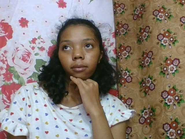 rosah1a live cam on BongaCams
