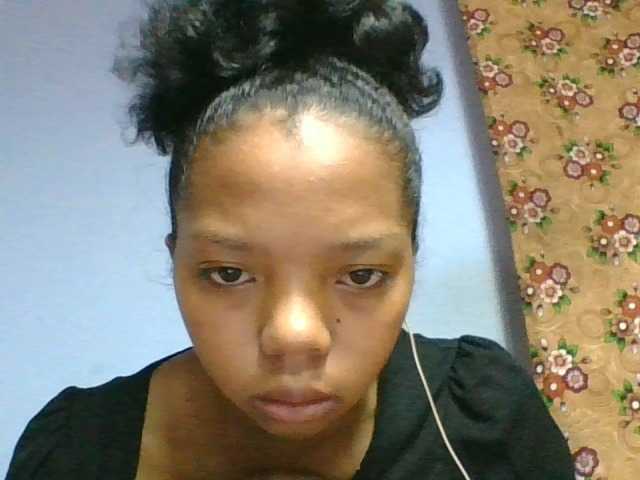 rosah1a live cam on BongaCams