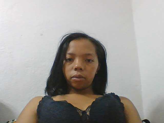 rosah1a live cam on BongaCams