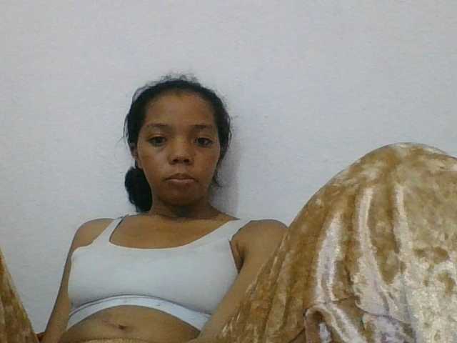 rosah1a live cam on BongaCams