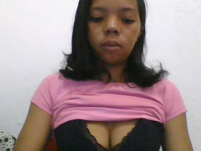 rosah1a live cam on BongaCams