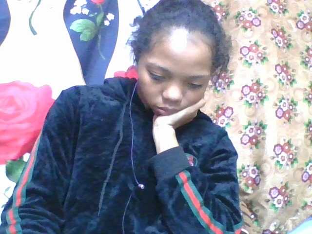 rosah1a live cam on BongaCams