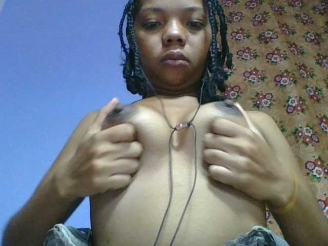 rosah1a live cam on BongaCams