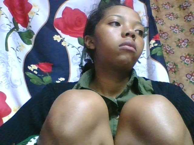 rosah1a live cam on BongaCams