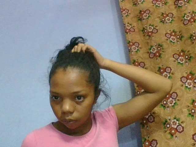 rosah1a live cam on BongaCams
