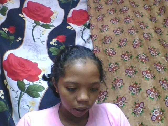 rosah1a live cam on BongaCams