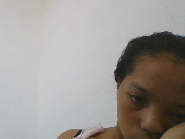 rosah1a live cam on BongaCams