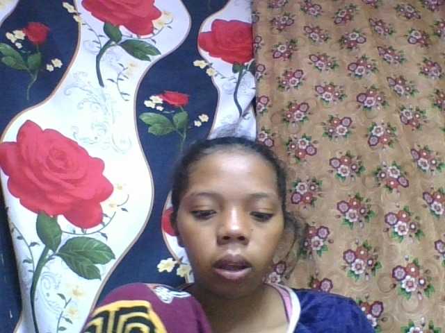 rosah1a live cam on BongaCams