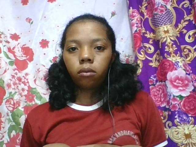 rosah1a live cam on BongaCams