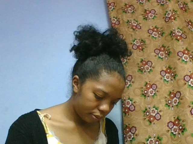 rosah1a live cam on BongaCams