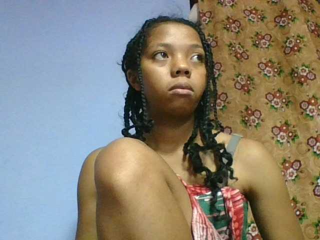 rosah1a live cam on BongaCams