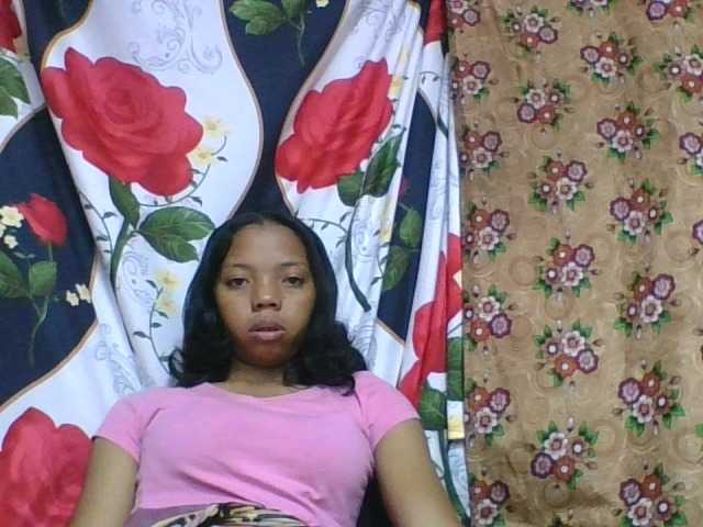 rosah1a live cam on BongaCams