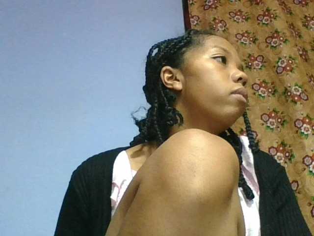 rosah1a live cam on BongaCams