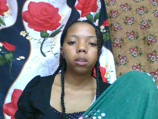 rosah1a live cam on BongaCams