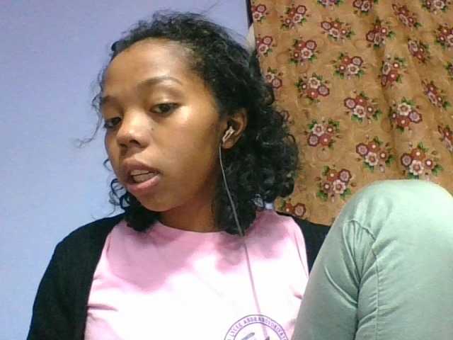 rosah1a live cam on BongaCams