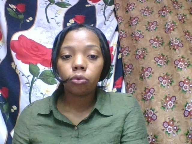 rosah1a live cam on BongaCams