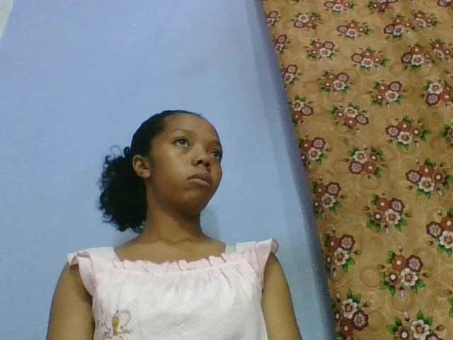rosah1a live cam on BongaCams