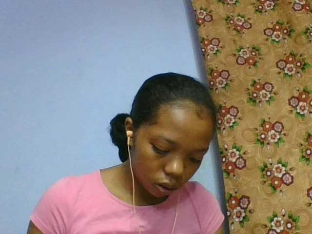 rosah1a live cam on BongaCams