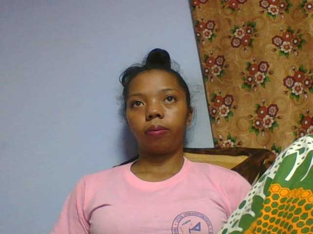rosah1a live cam on BongaCams