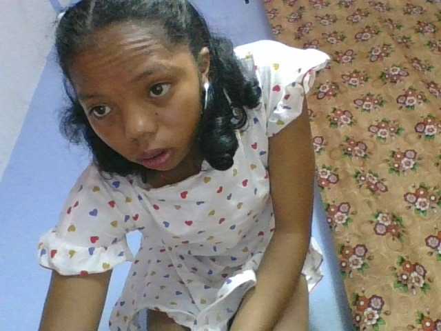 rosah1a live cam on BongaCams