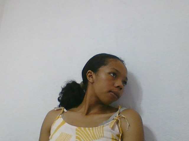 rosah1a live cam on BongaCams