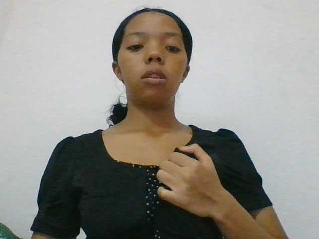 rosah1a live cam on BongaCams