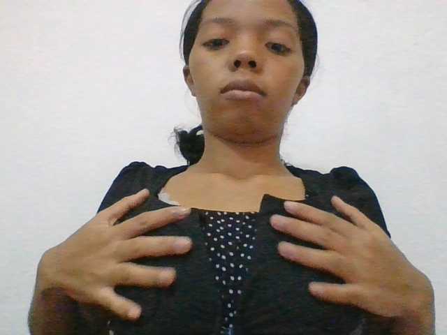 rosah1a live cam on BongaCams