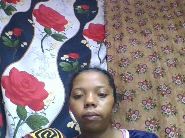 rosah1a live cam on BongaCams