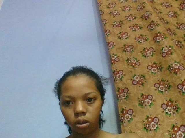 rosah1a live cam on BongaCams