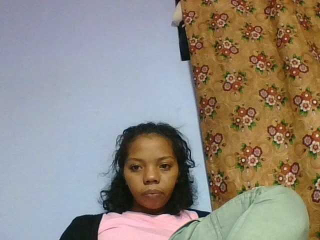 rosah1a live cam on BongaCams