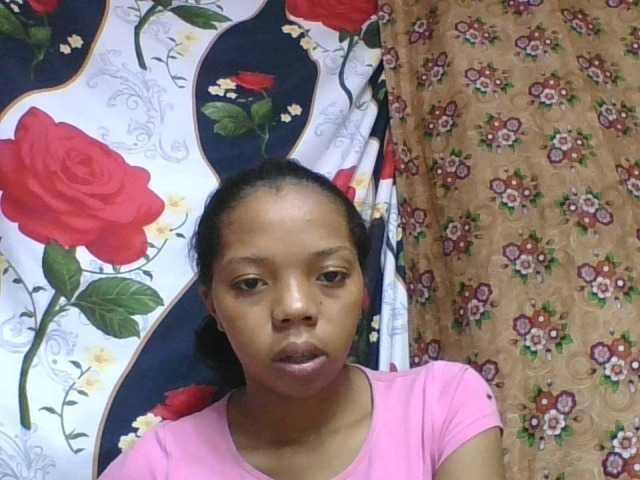 rosah1a live cam on BongaCams