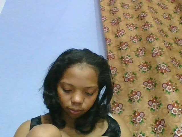rosah1a live cam on BongaCams