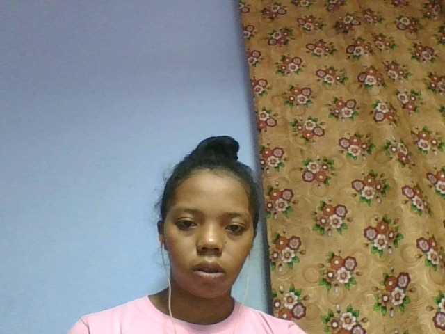 rosah1a live cam on BongaCams