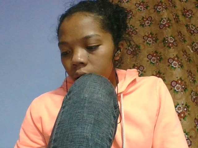 rosah1a live cam on BongaCams
