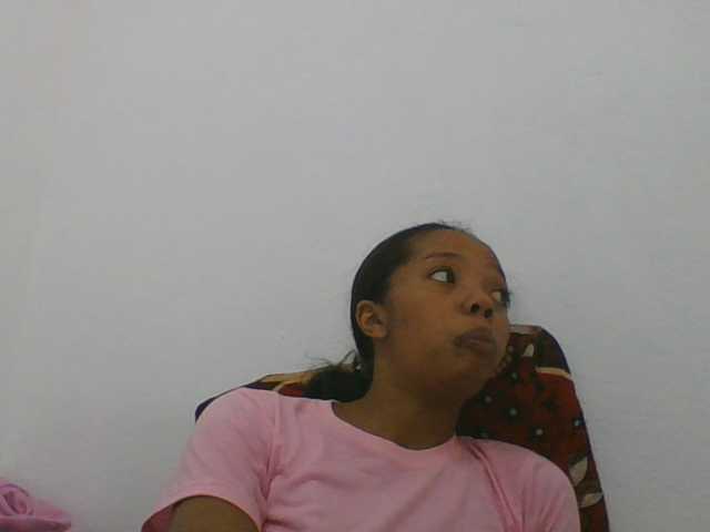 rosah1a live cam on BongaCams