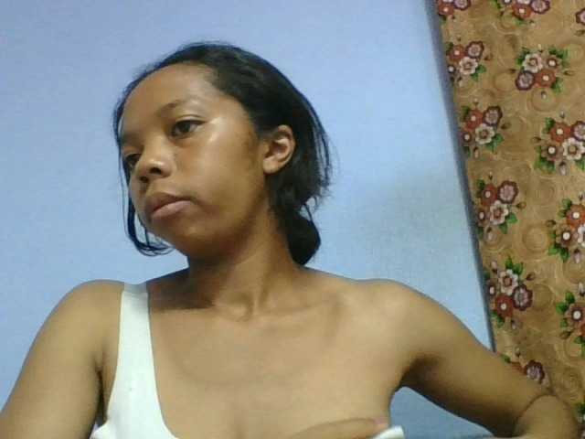 rosah1a live cam on BongaCams
