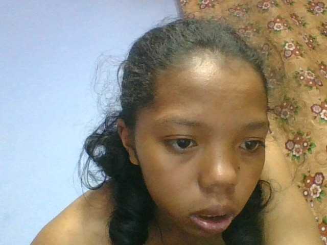 rosah1a live cam on BongaCams