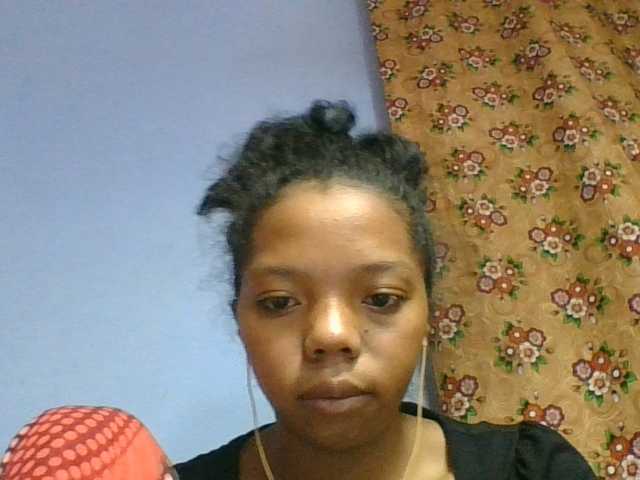 rosah1a live cam on BongaCams