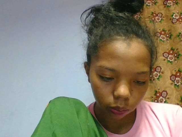 rosah1a live cam on BongaCams