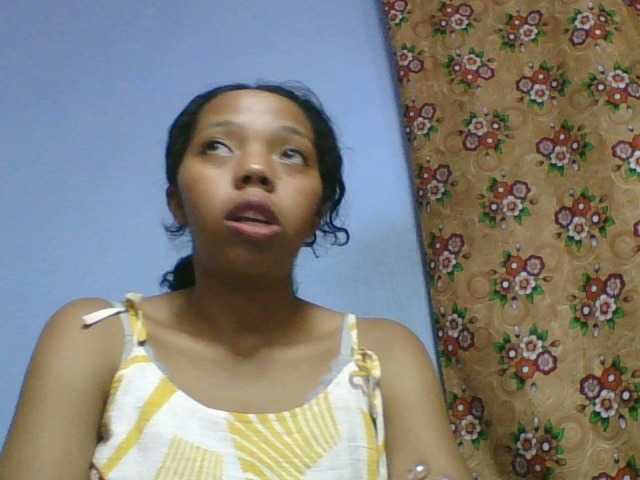 rosah1a live cam on BongaCams