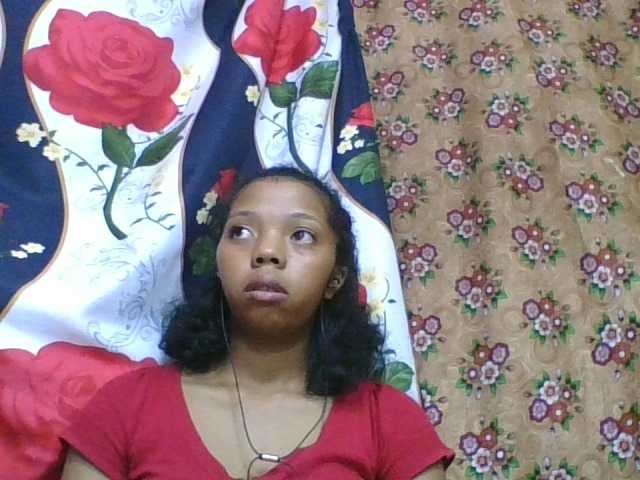 rosah1a live cam on BongaCams