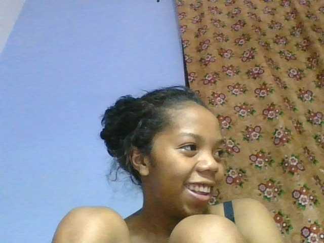 rosah1a live cam on BongaCams