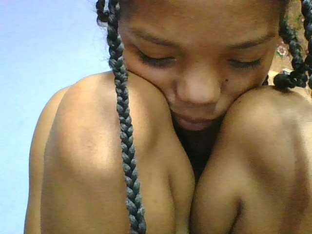 rosah1a live cam on BongaCams