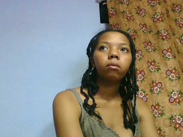 rosah1a live cam on BongaCams
